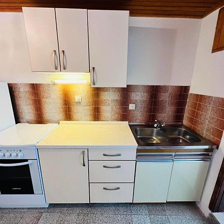 Sea Breeze Apartments With Private Beach And Boat Anchorage Stara Novalja Rum bild