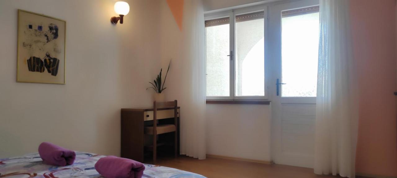 Sea Breeze Apartments With Private Beach And Boat Anchorage Stara Novalja Exteriör bild