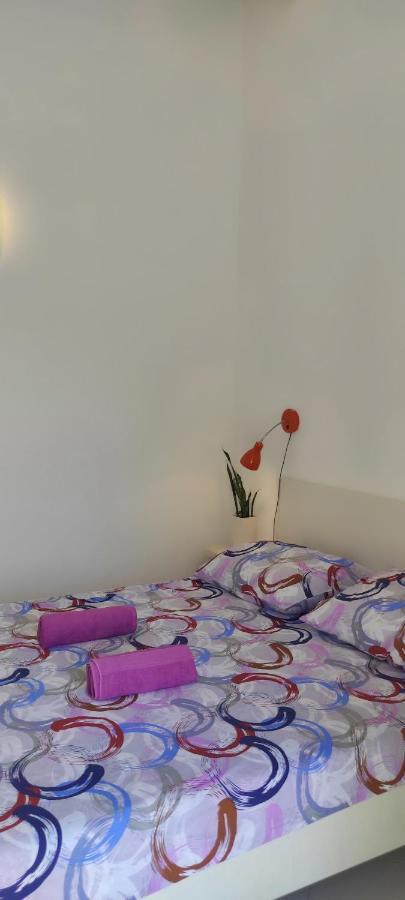 Sea Breeze Apartments With Private Beach And Boat Anchorage Stara Novalja Exteriör bild