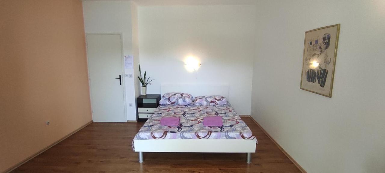 Sea Breeze Apartments With Private Beach And Boat Anchorage Stara Novalja Exteriör bild