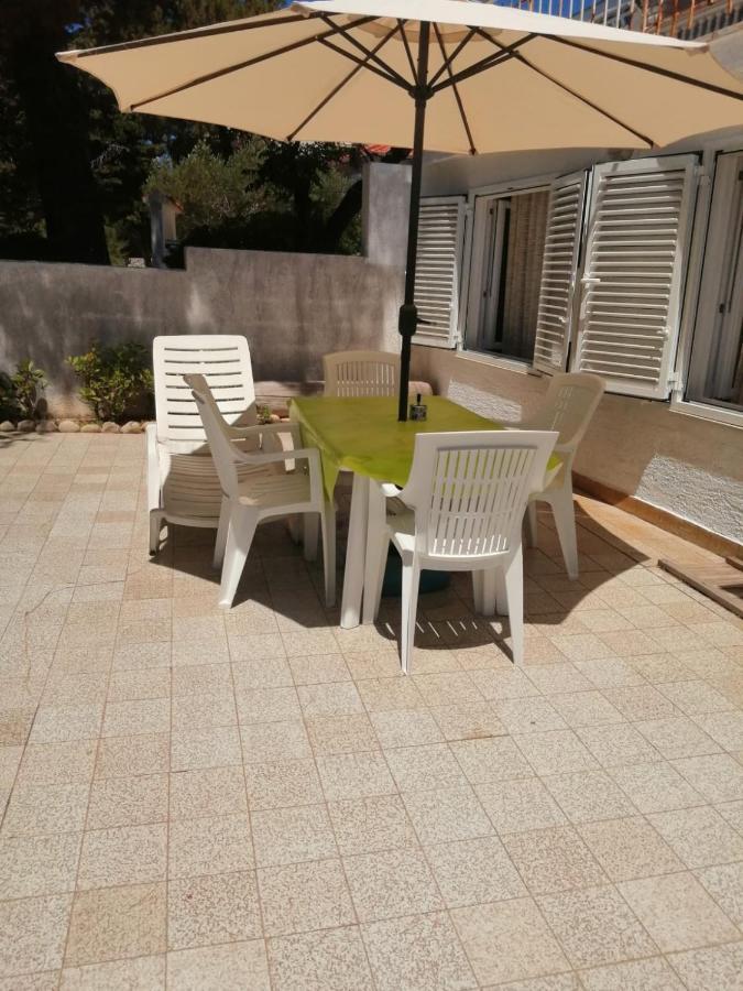 Sea Breeze Apartments With Private Beach And Boat Anchorage Stara Novalja Exteriör bild