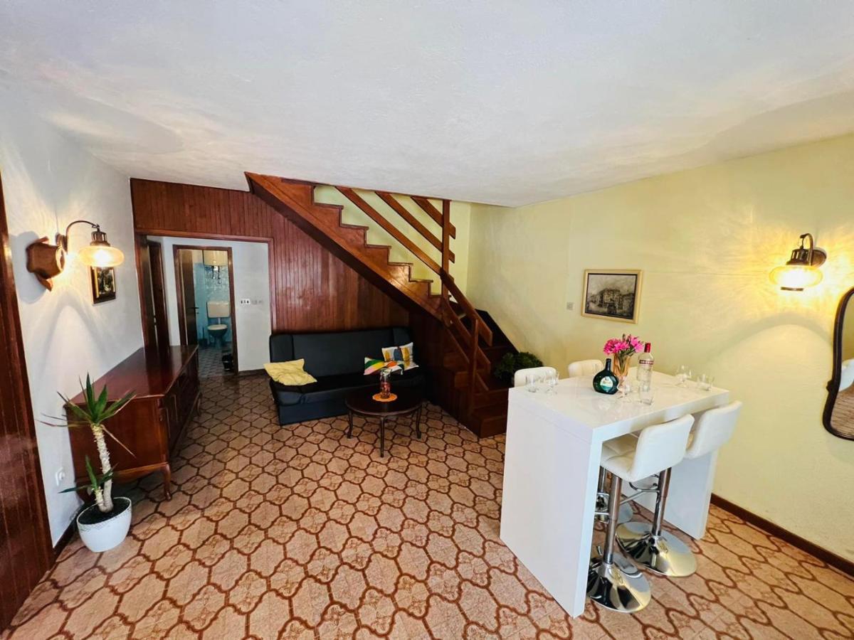 Sea Breeze Apartments With Private Beach And Boat Anchorage Stara Novalja Exteriör bild