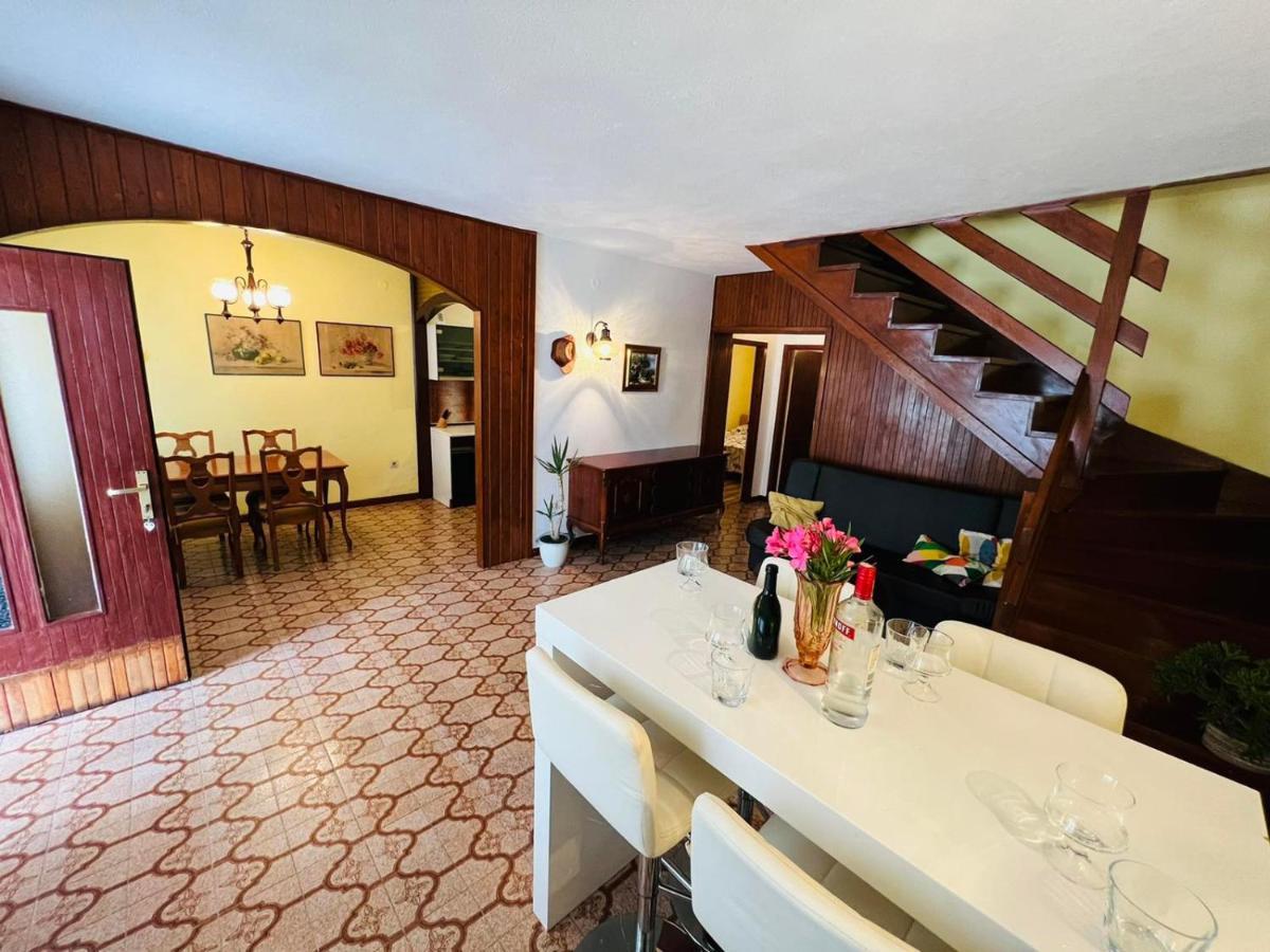 Sea Breeze Apartments With Private Beach And Boat Anchorage Stara Novalja Exteriör bild