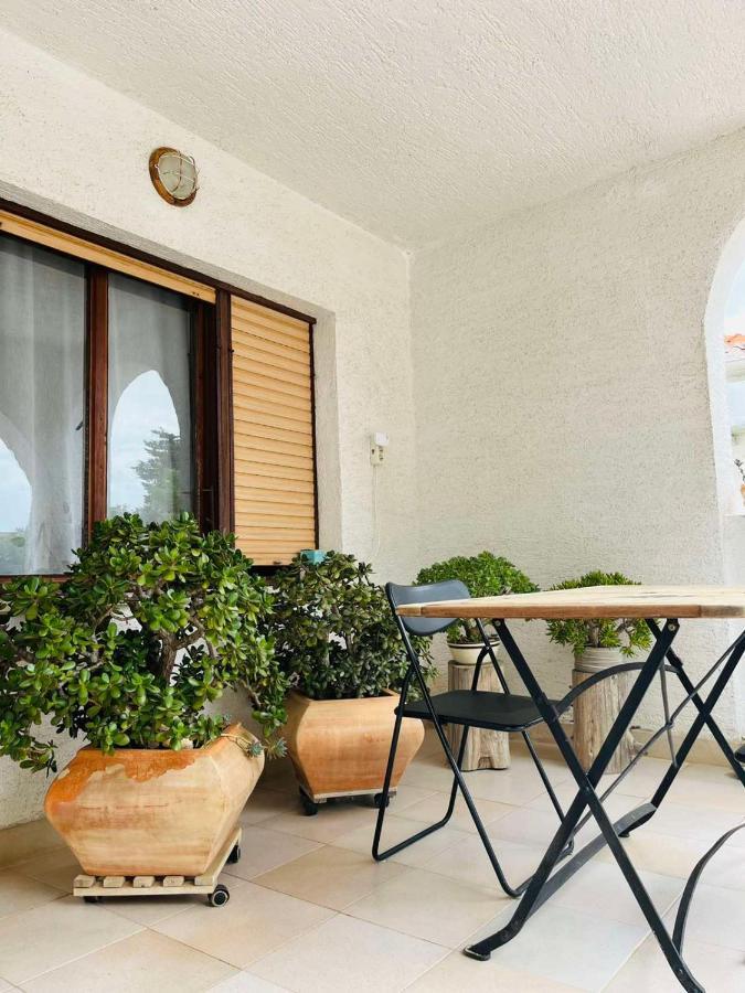 Sea Breeze Apartments With Private Beach And Boat Anchorage Stara Novalja Exteriör bild