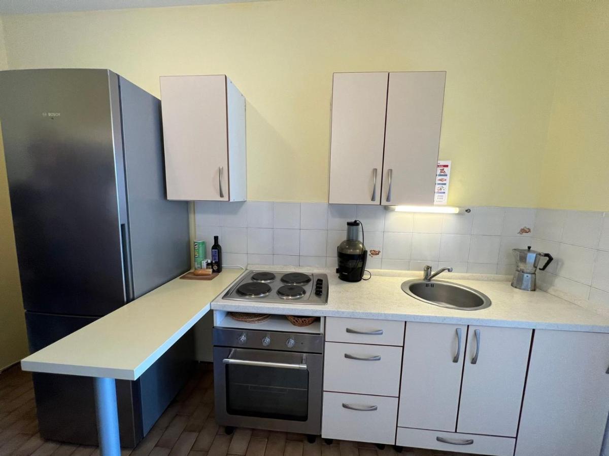 Sea Breeze Apartments With Private Beach And Boat Anchorage Stara Novalja Exteriör bild