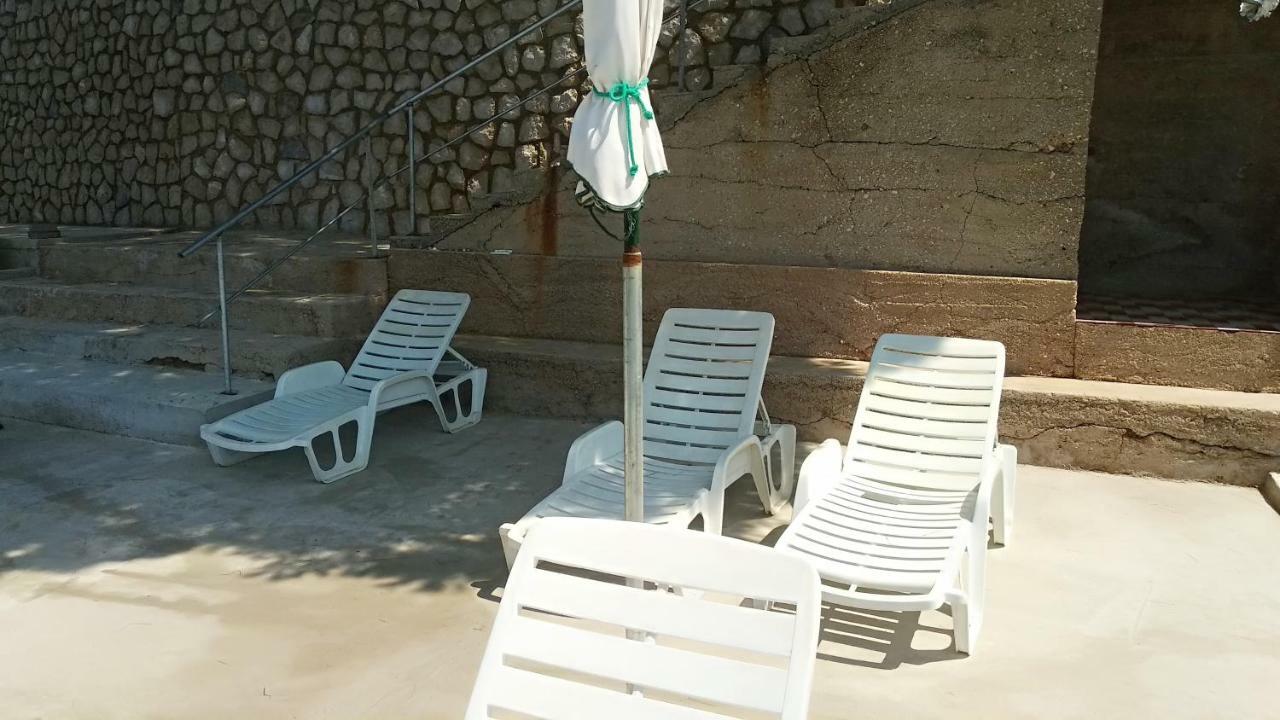 Sea Breeze Apartments With Private Beach And Boat Anchorage Stara Novalja Exteriör bild